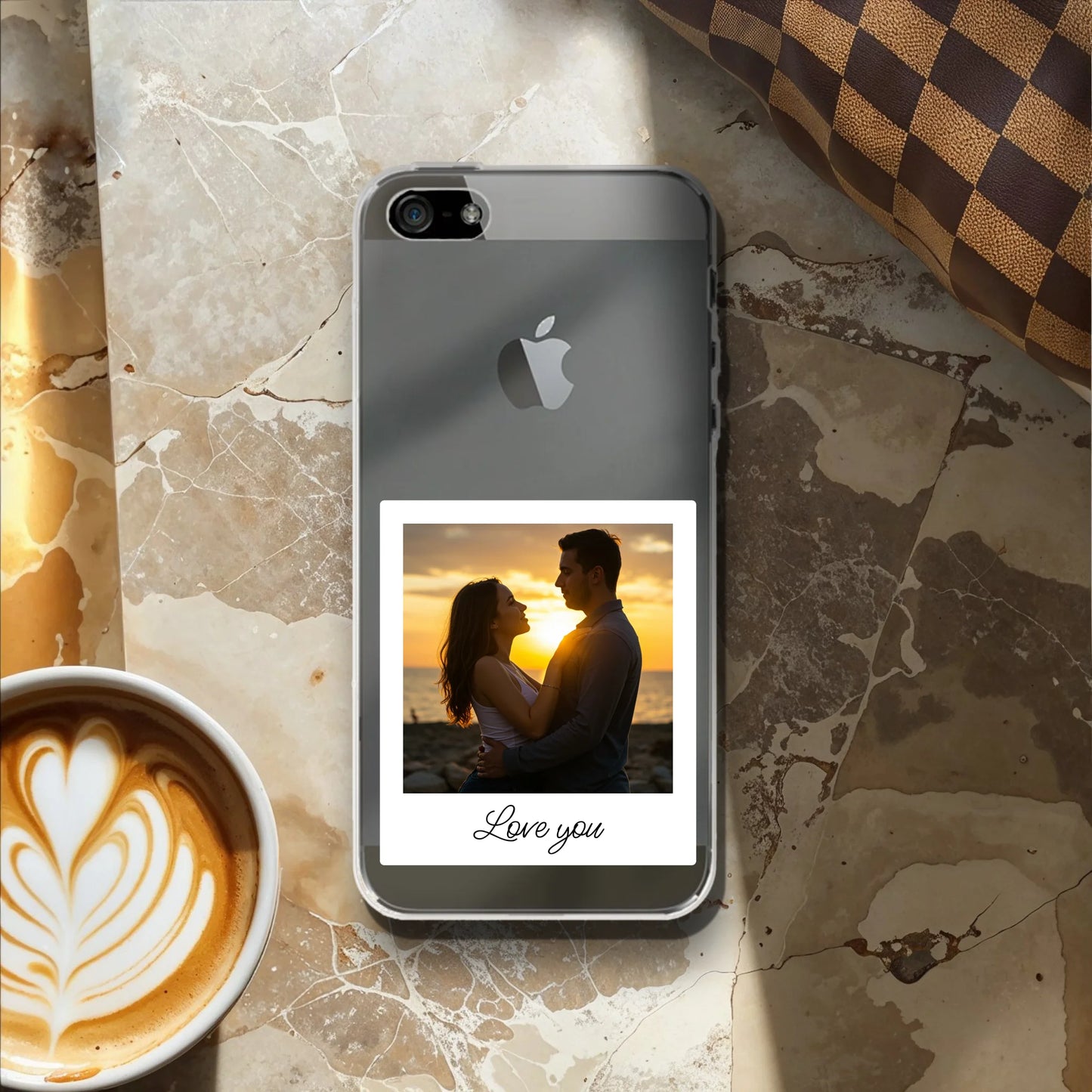 Personalisierte Handyhülle mit Polaroid-Style Bild und Text
