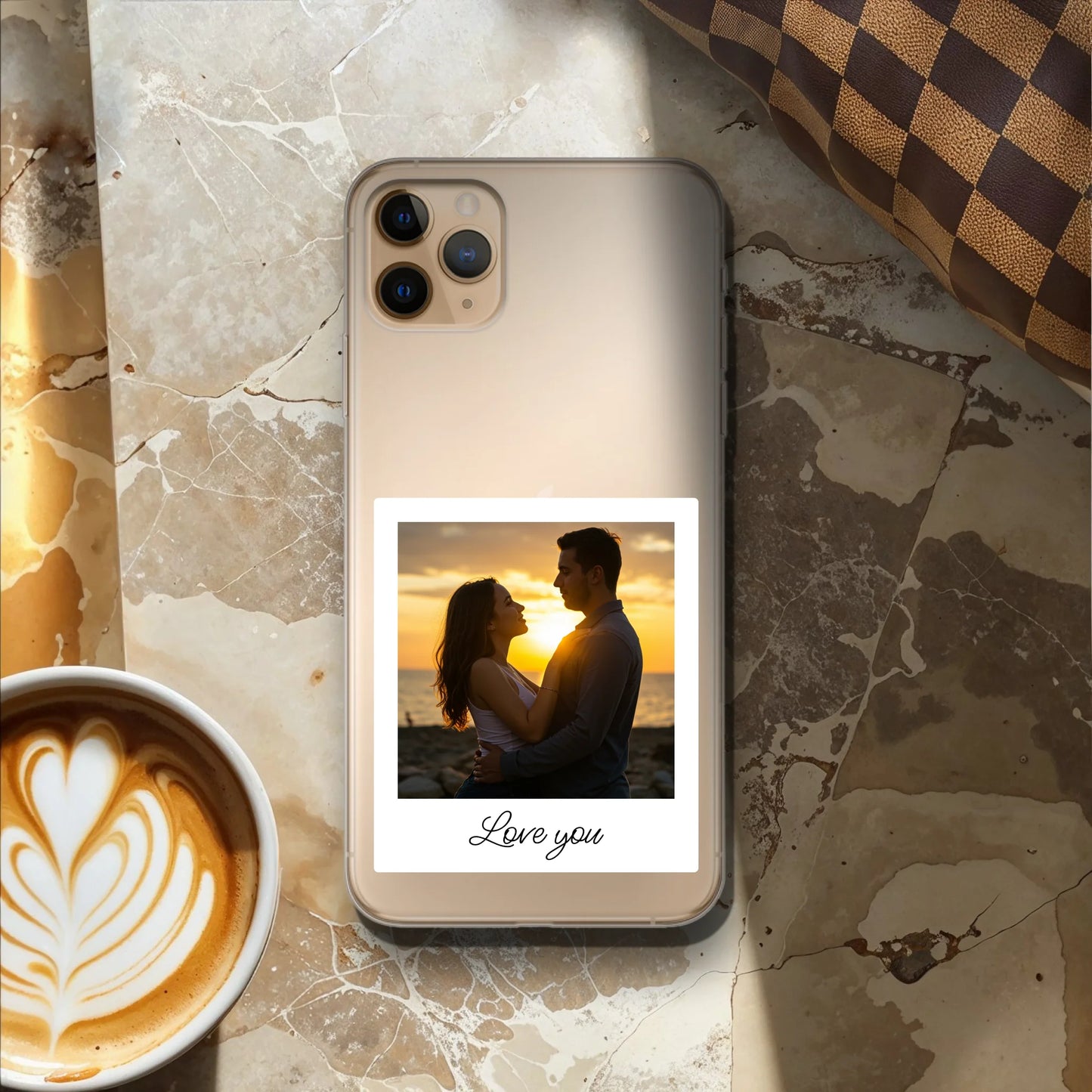Personalisierte Handyhülle mit Polaroid-Style Bild und Text