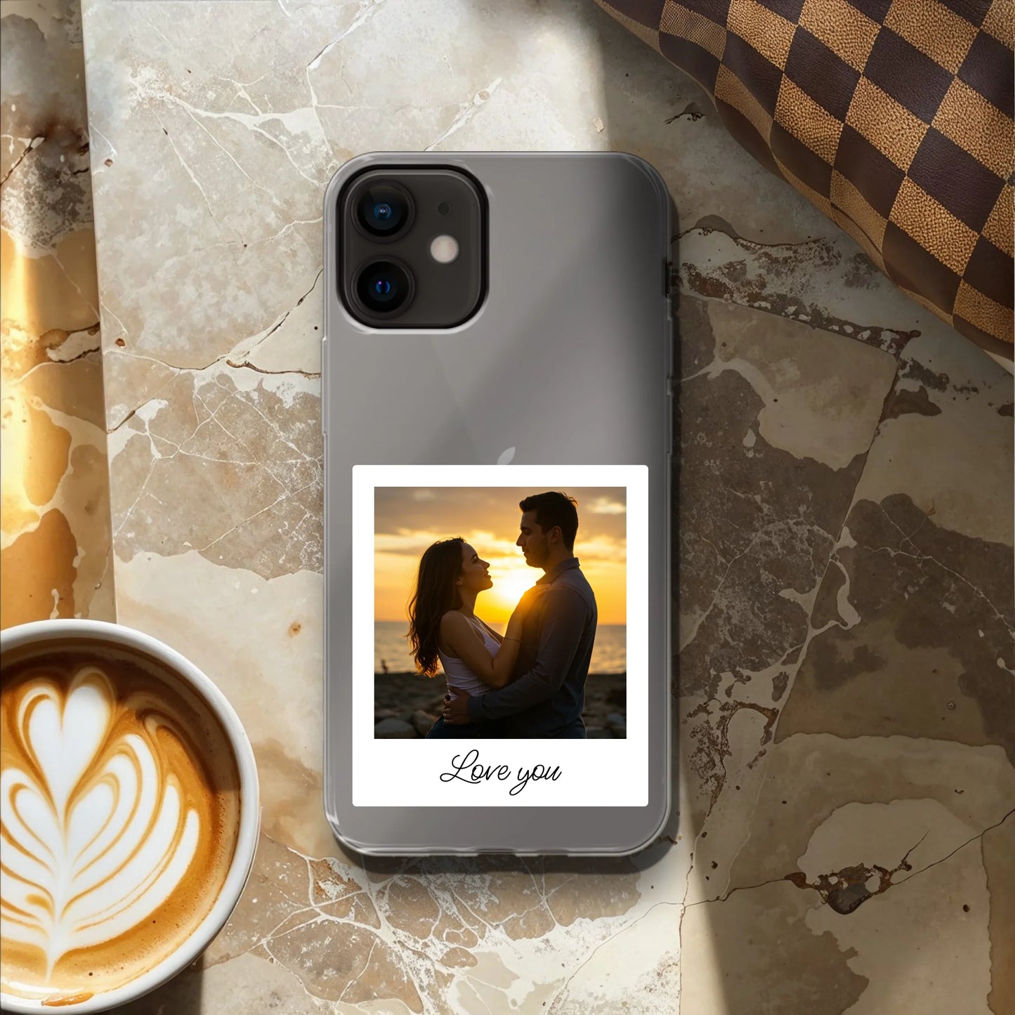 Personalisierte Handyhülle mit Polaroid-Style Bild und Text