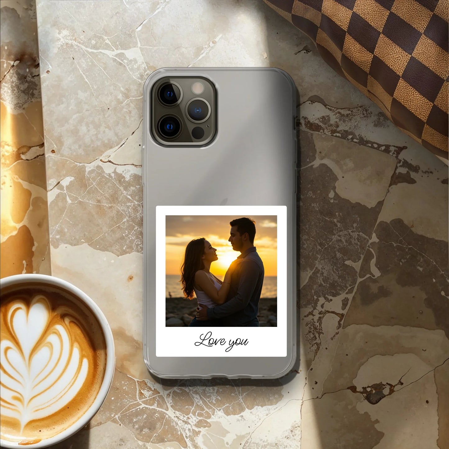 Personalisierte Handyhülle mit Polaroid-Style Bild und Text