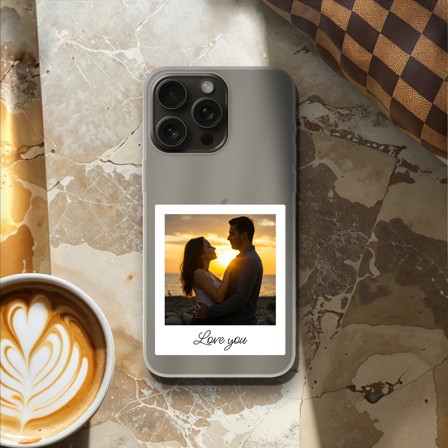 Personalisierte Handyhülle mit Polaroid-Style Bild und Text